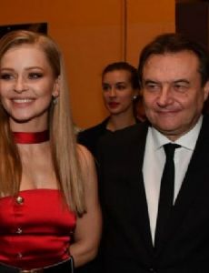Yulia Peresild and Alexei Uchitel