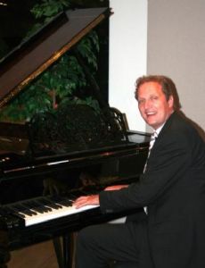 Larry Fine (pianos)