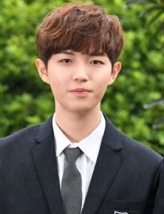 Kim Jae-hwan (singer)