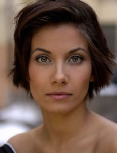 Eva Decastelo