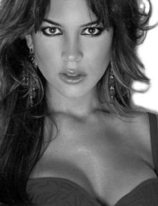 Paulina Flores