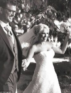 Josie Bissett and Thomas Doig (person)