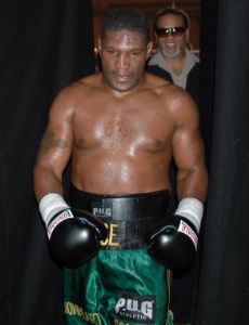 Bruce Scott (boxer)