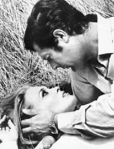 Faye Dunaway and Marcello Mastroianni