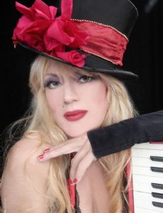 Phoebe Legere