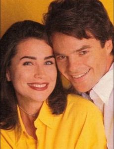 Rena Sofer and Wallace Kurth
