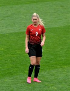 Aycan Yanaç