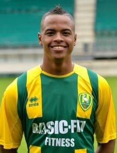 Charlton Vicento