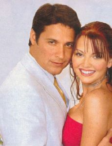 Ricardo alamo and Marjorie De Sousa