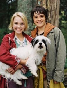 Annasophia Robb and Josh Hutcherson