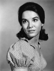 Zohra Lampert