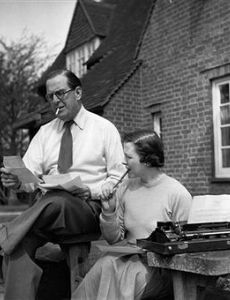 Stanley Holloway and Violet Lane