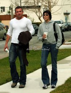 Brooke Burns and Dominic Purcell