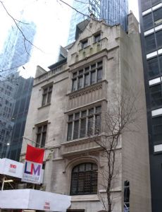 LIM College