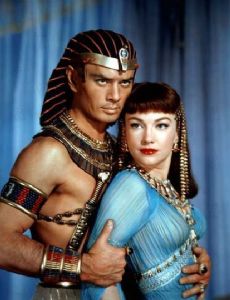 Yul Brynner and Anne Baxter