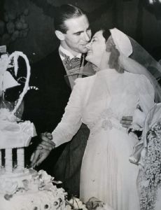 Andrea Leeds and Robert Howard