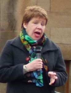 Lesley Hinds