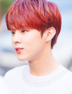 Kim Woo-seok (singer)
