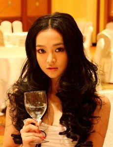 He Zhuoyan
