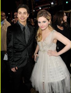 Abigail Breslin and Jake T. Austin