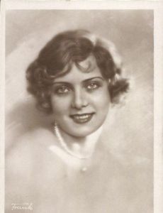 Elza Temary