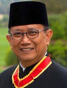 Nadjib Riphat Kesoema