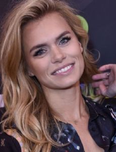 Nicolette van Dam