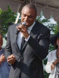 Sean Jones (singer/songwriter)