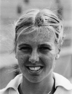 Nanette Schutte