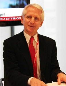 Stephen Mitchell (journalist)
