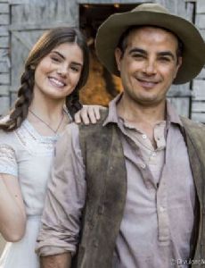 Camila Queiroz and Anderson Di Rizzi