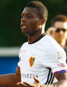 Neftali Manzambi