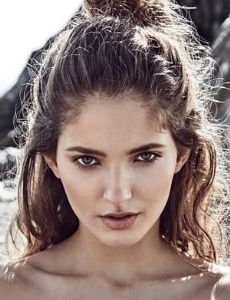 Sára Sandeva
