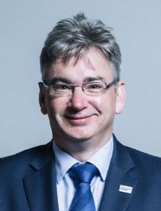 Julian Knight (politician)