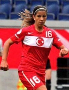 Büşra Ahlatcı