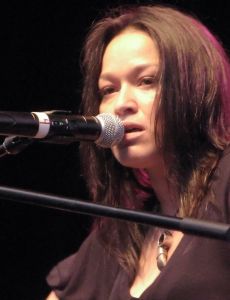Lucie Idlout