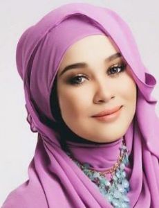 Emma Maembong