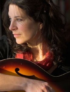 Kris Delmhorst
