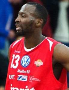 Dee Ayuba