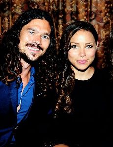Jessica Parker Kennedy and Luke Arnold