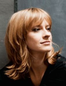Caroline Peters