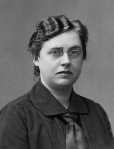 Helga Larsen