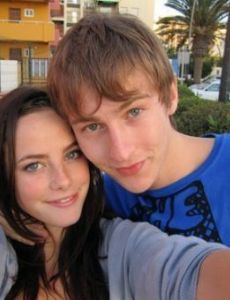 Elliott Tittensor Kaya Scodelario Split