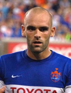 Paul Nicholson (footballer)