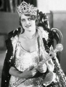 Lois Delander