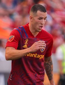 Aaron Herrera (soccer)