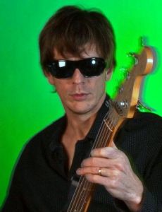 Dave Sharp (bass guitarist)