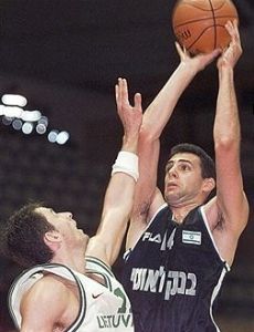 Tomer Steinhauer