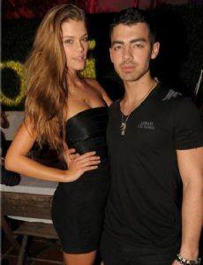 Joe Jonas and Nina Agdal