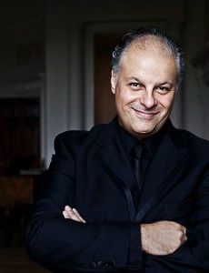 Tolga Kashif